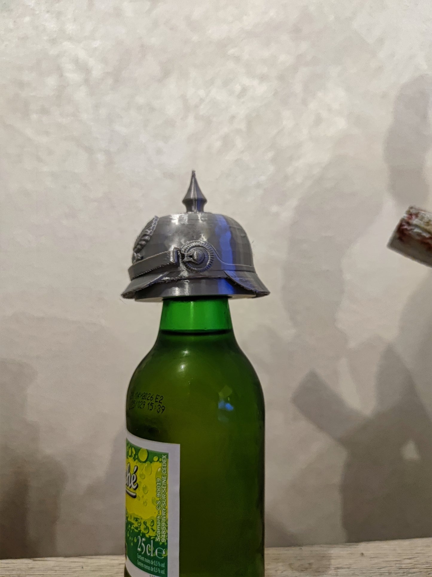 Pickelhaupe Flaschen Helm